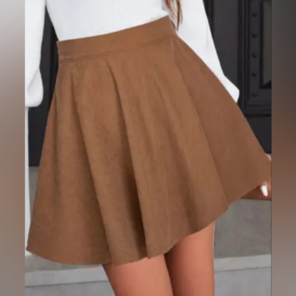 Honey Punch Juniors Girls  Size S Mini Pleated Skirt Light Brown Tan Suede Like